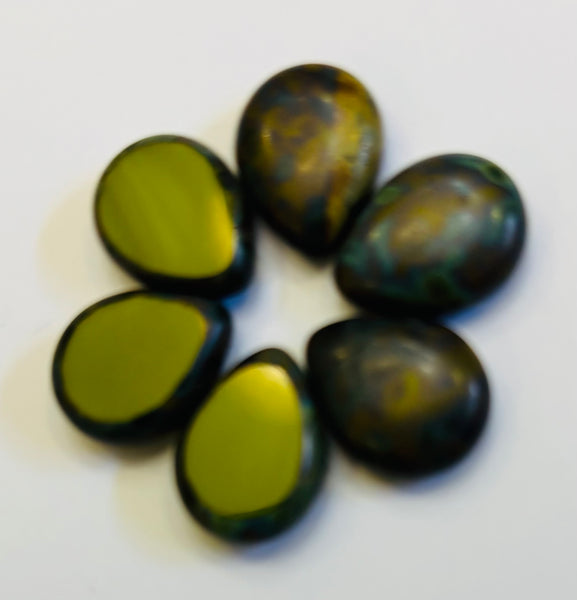 16x12 Czech Drop Flat Top Feature Beads